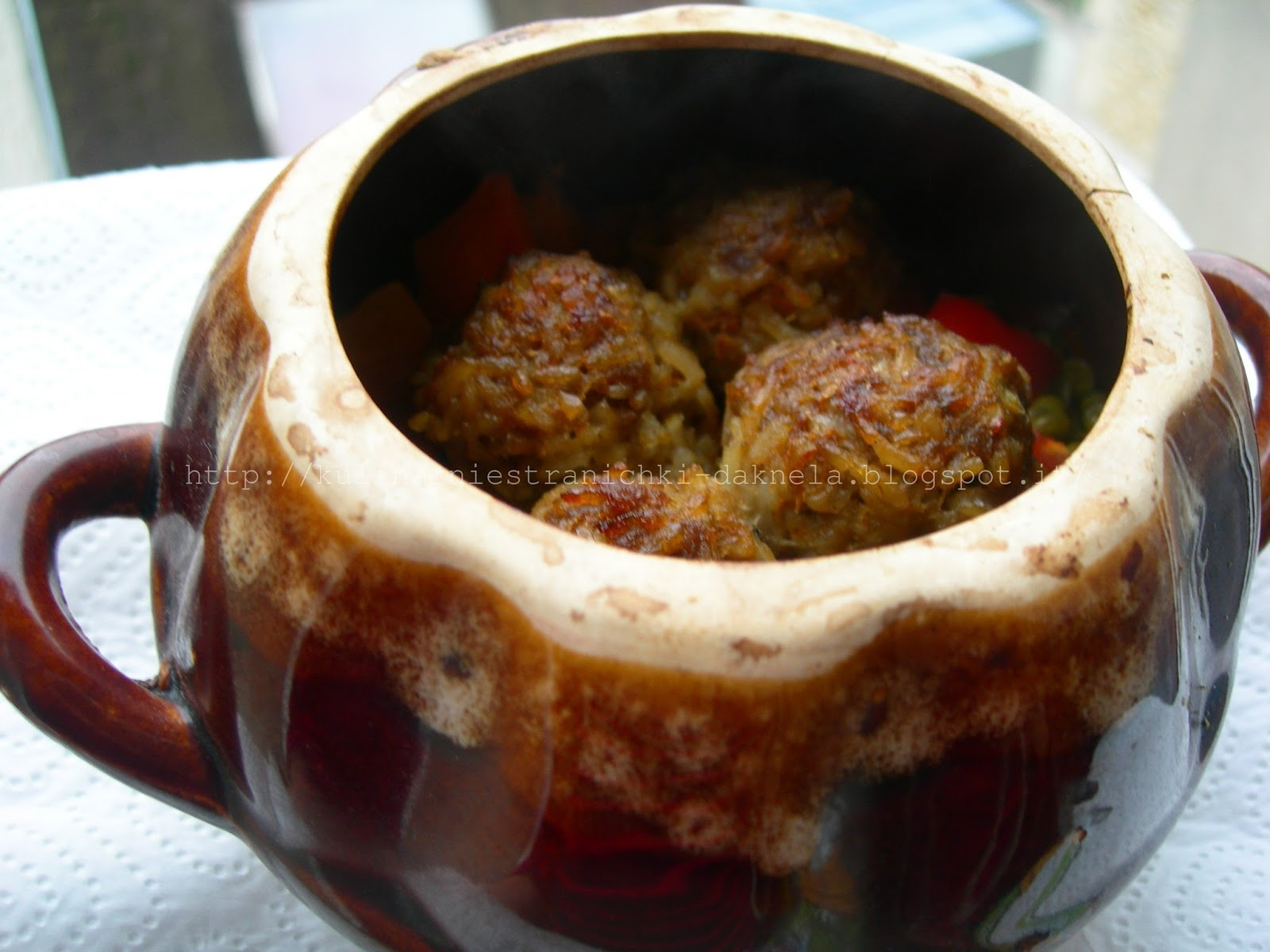 Картошка с фаршем в горшочках